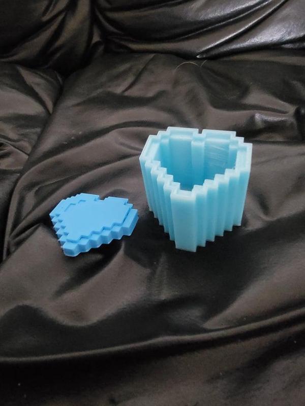 Small 8-bit Heart Jewelry Box
