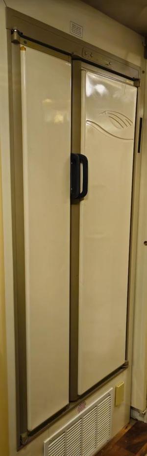 Dometic RM 7732 RV Refrigerator door handle