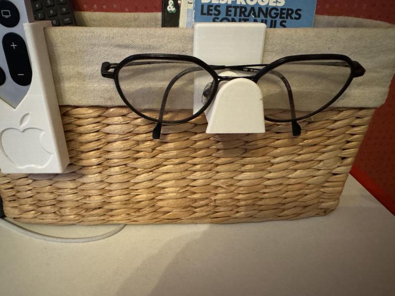 Glasses holder, with hook and wall plate