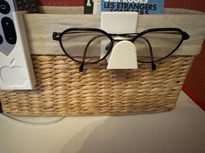 Glasses holder, with hook and wall plate