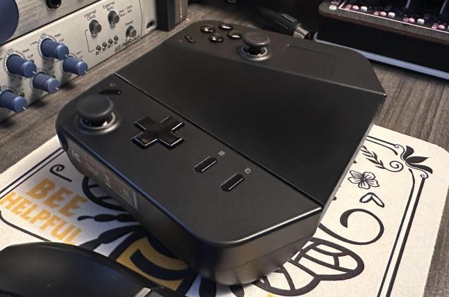 Legion Go Controller Bridge Holder