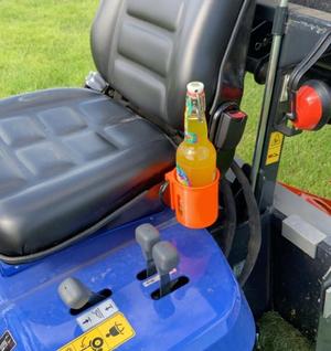 Bottleholder for ISEKI lawn-mower-bulldogs