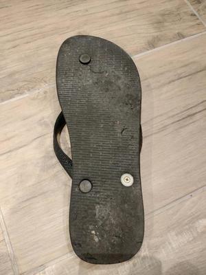 Havaianas repair (screw and/or glue)