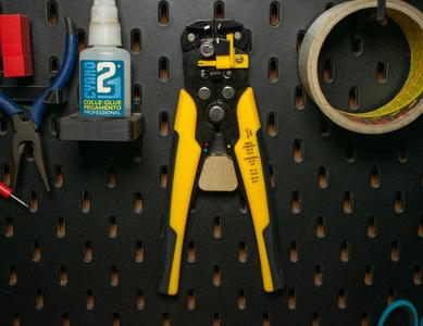 Stripping pliers support for Ikea Skadis