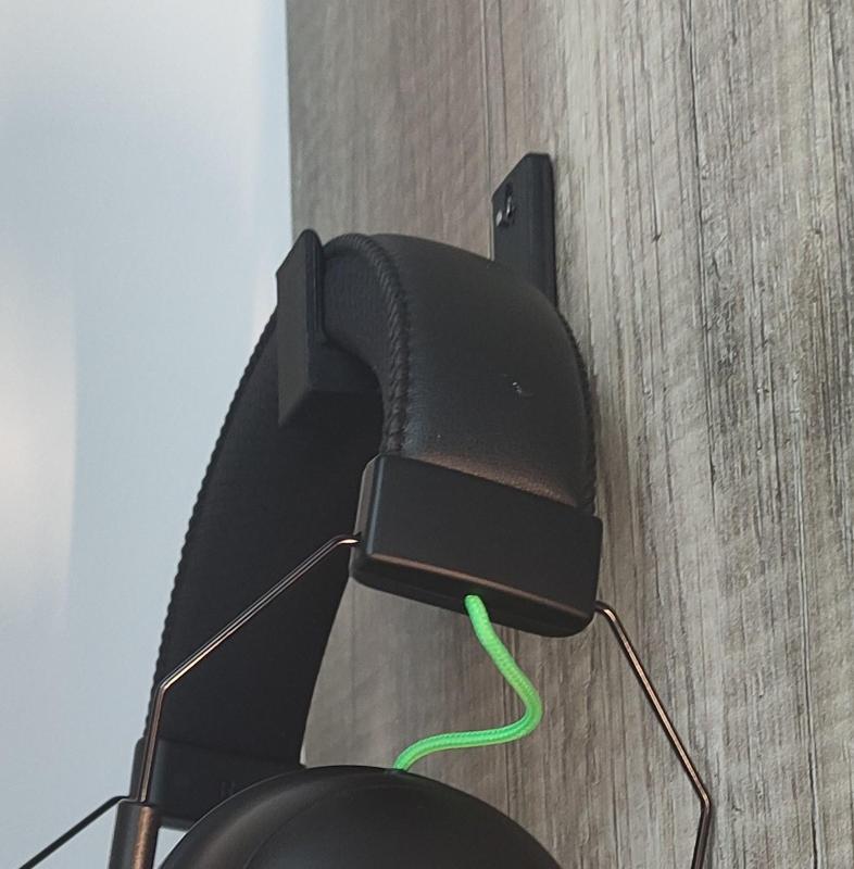 Minimalistic headset holder