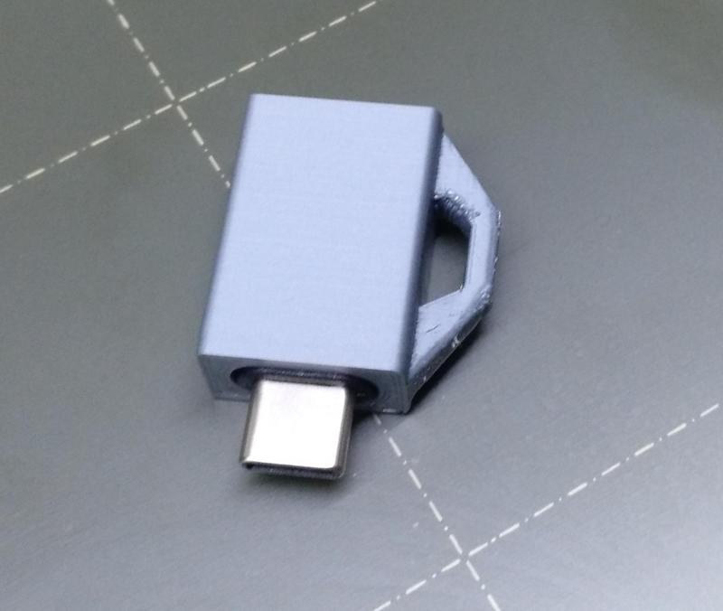 Goobay 56622 USB-C to USB A adapter keychain case