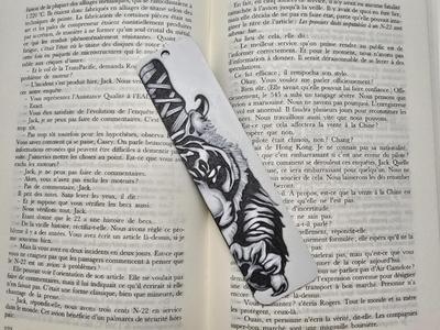 Bookmark Knife Tiger  Only Black & White 