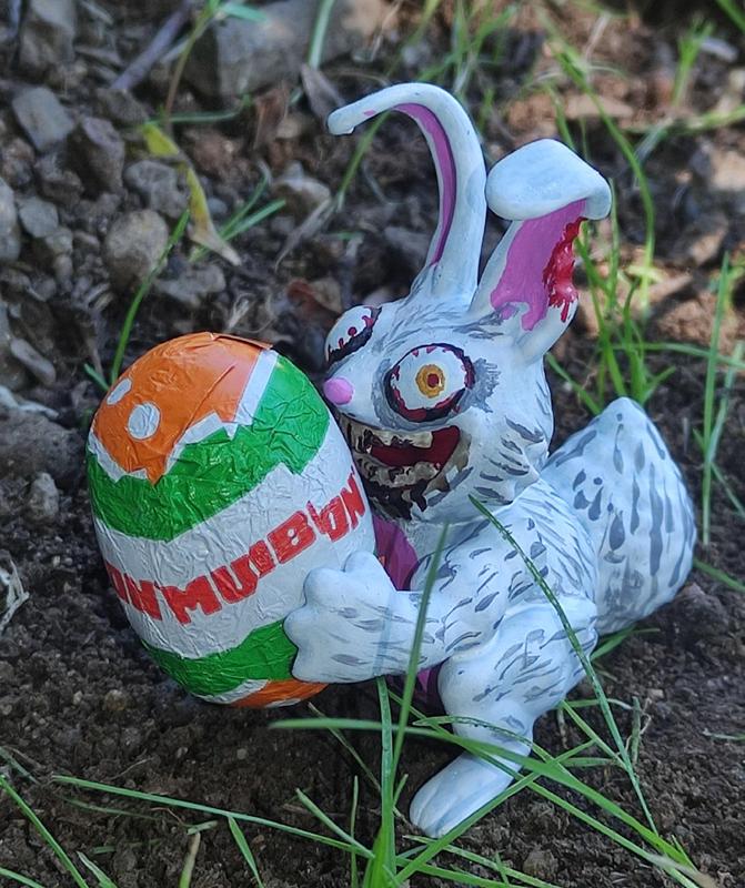 CHOCALATE CREEPY RABBIT GRAB EGG