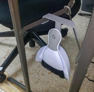 Lifetime table tool hanger bracket
