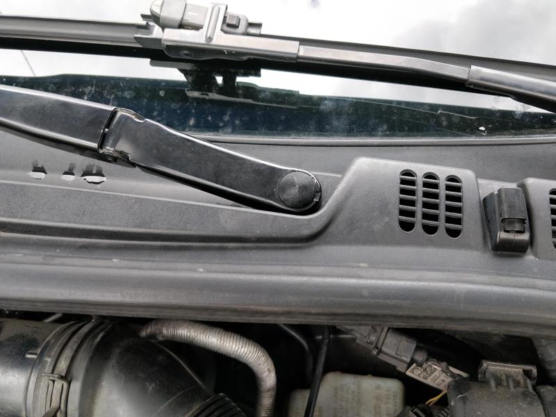 Windshield wiper arm M8 nut cap