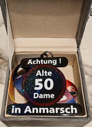 Achtung ! Alte Dame ( 50 )