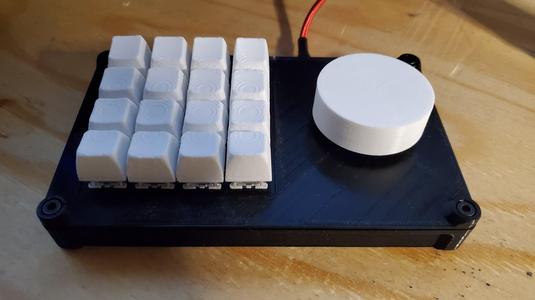 4x4 Macro Pad with Rotary Encoder