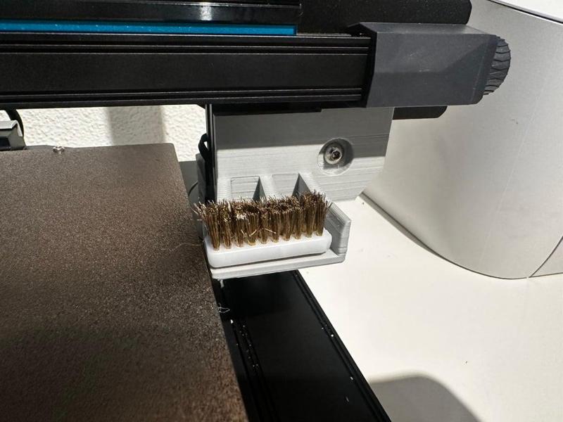 Brush holder for Ender 3 S1 on the X gantry