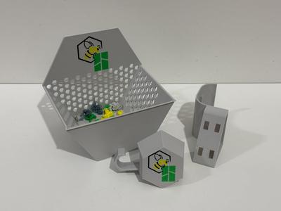 Beehive System Poop Bucket