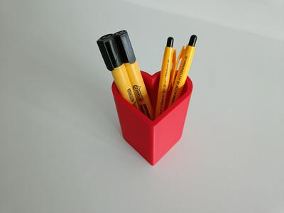 Pencil holder heart