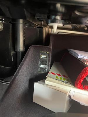 USB Port BMWe39 torch charger 