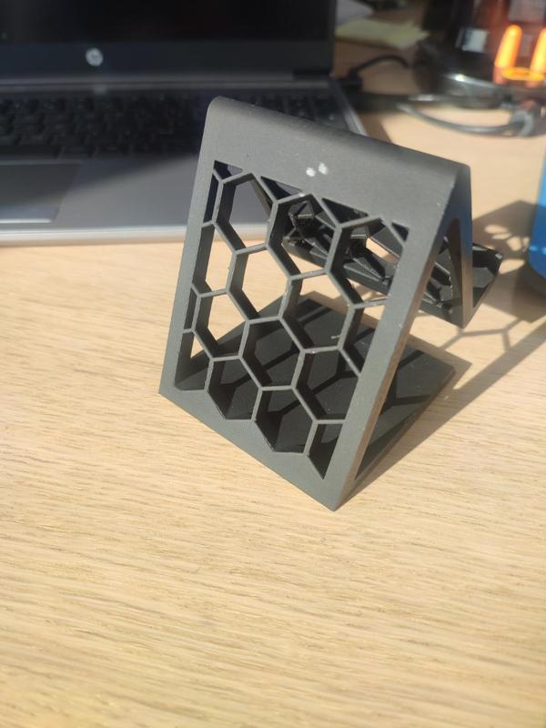 Phone Stand by PlatinumStars