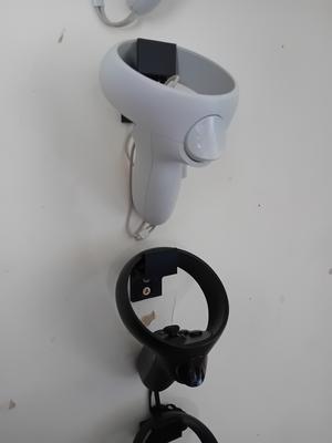 Quest 2 and Rift S controller Wall mount