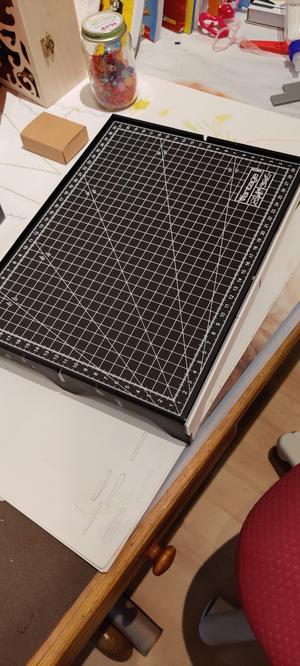 Cutting Mat Riser (A4 metric remix)