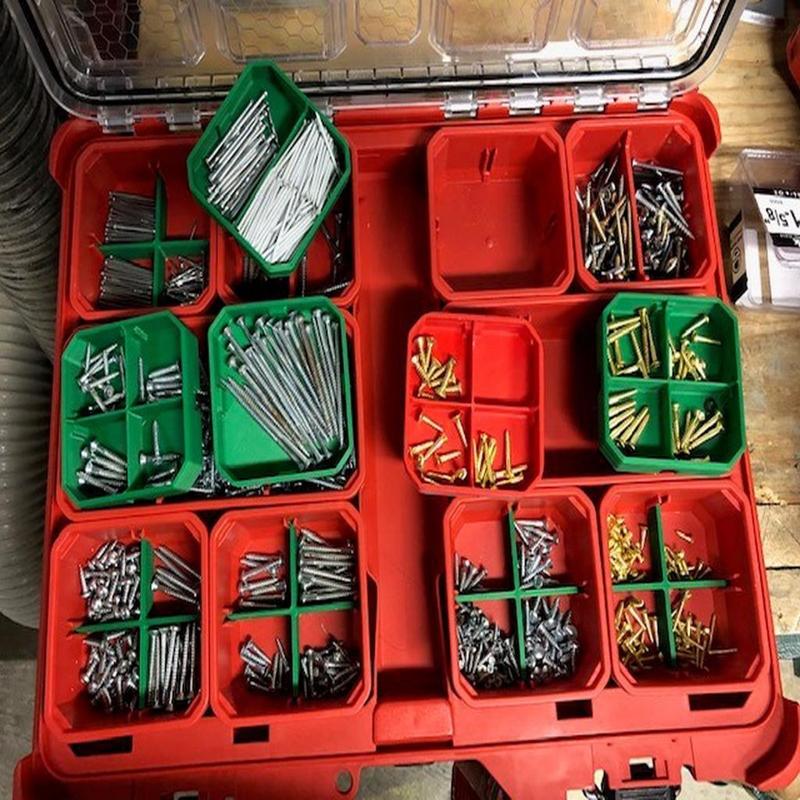 Slim packout deviders