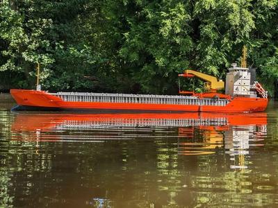 RC cargo ship