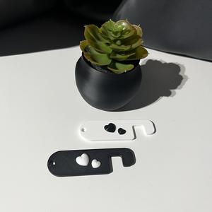 KEYCHAIN / SMARTPHONE STAND