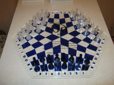 Three-player chess from Acryl