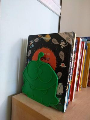 Om Nom Bookend