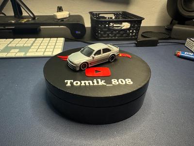 Hotwheels Banner on Rotating table ( 1/64 , 1:64) 
