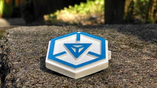 Ingress Enlightened 2-sided keychain. Prints as 1 piece.
