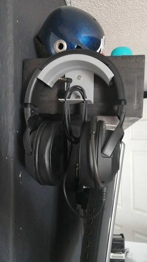 Headphone Holder