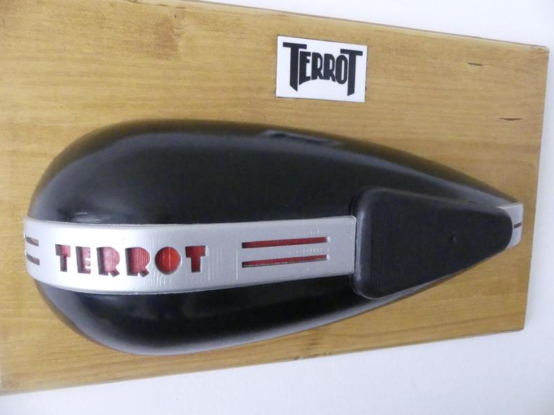 TERROT wall decor