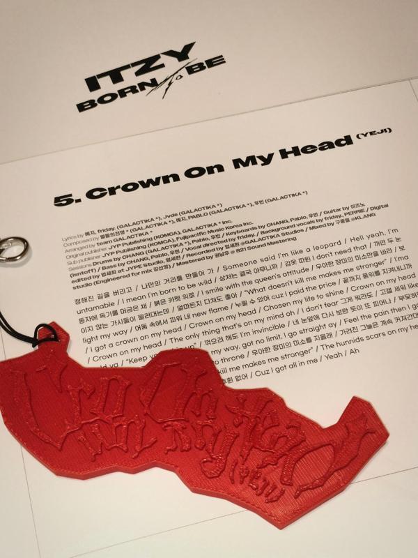 Crown On My Head(Yeji) Key Chain