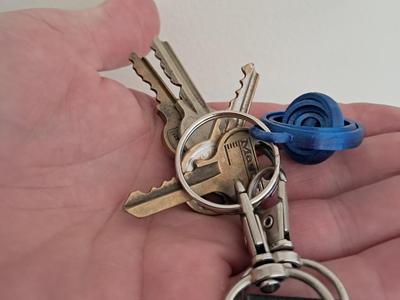 Gyro Ring Keychain — 30 mm Print-in-Place Spinner 