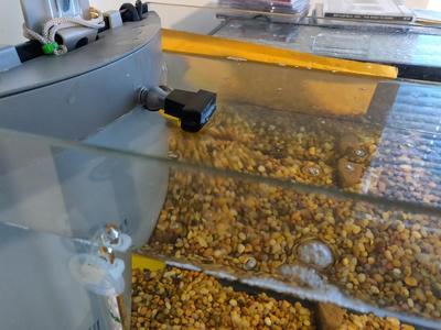 Aquarium filter baffle