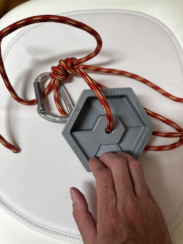 HANGBOARD CLIMBING - CLIMBING GRIP TRAINING