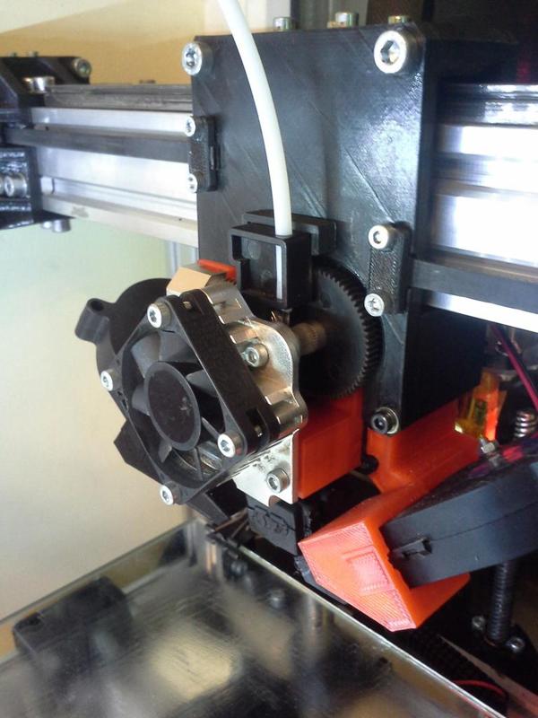 Re-D-Bot X carriage (E3D Titan Aero, MGN12 rails). Version 2