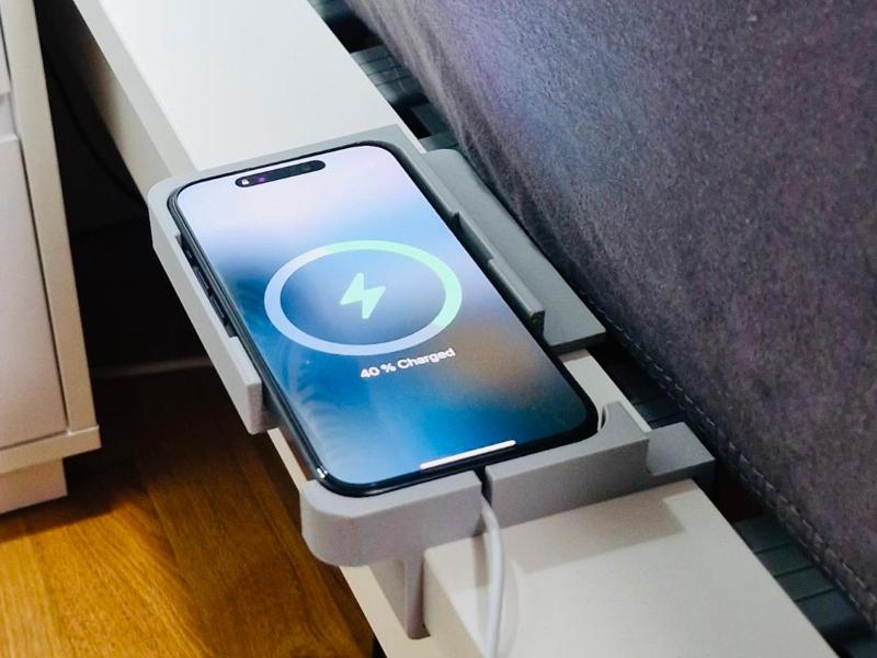 IKEA MALM Bed iPhone 15pro Holder