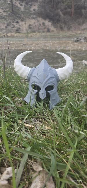 WAR HELM