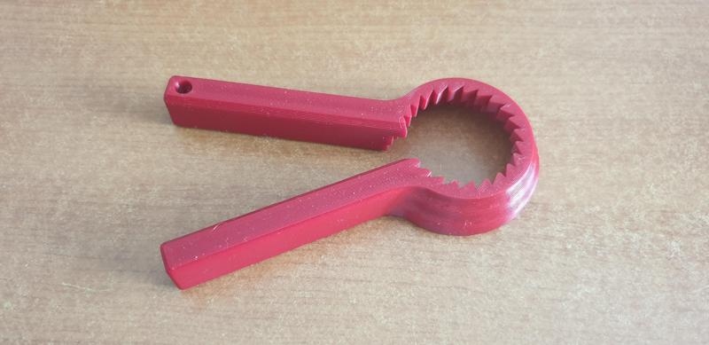 Pet bottle opener V2