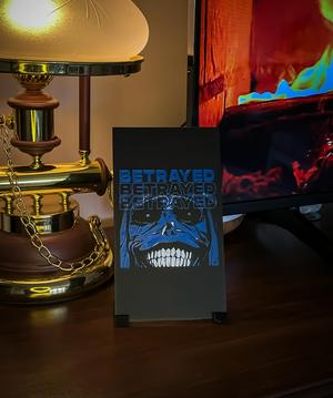 Betrayed Hueforge House Decor Wall Mount