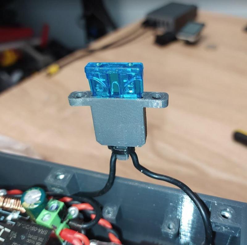 Fuse holder (19mm, Automotive)