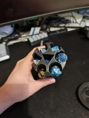 Threaded dice box