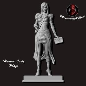 Miniature D&D Human Lady, Mage