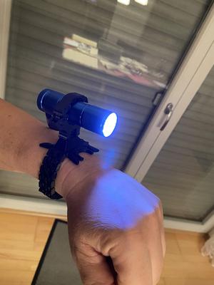 Flashlight wrist chain