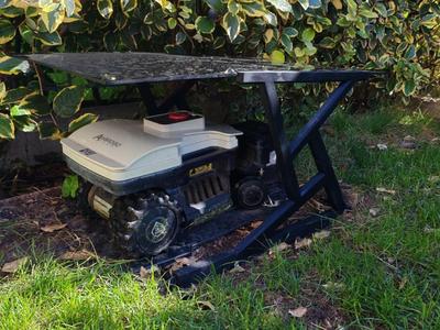 Lawn mower Garage