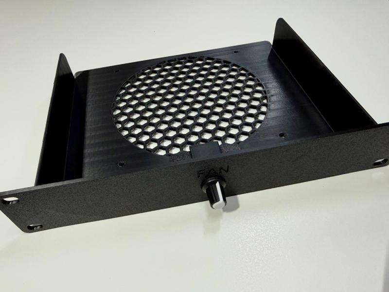 140mm Fan Mount with Controller for 10 inch Rack