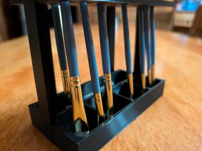 BrushRack – Vertical Paintbrush Organizer