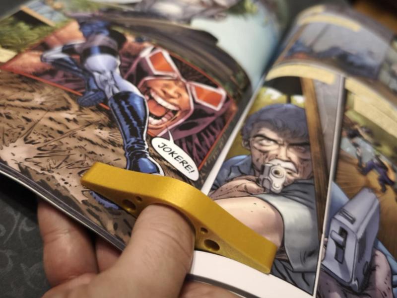 Pages Book Comics Holder