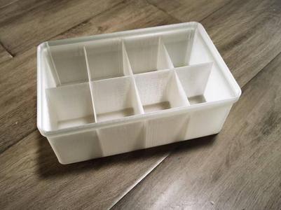 Stackable 8-compartment storage box